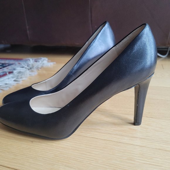 Nine West Black Pumps - Picture 1 of 6